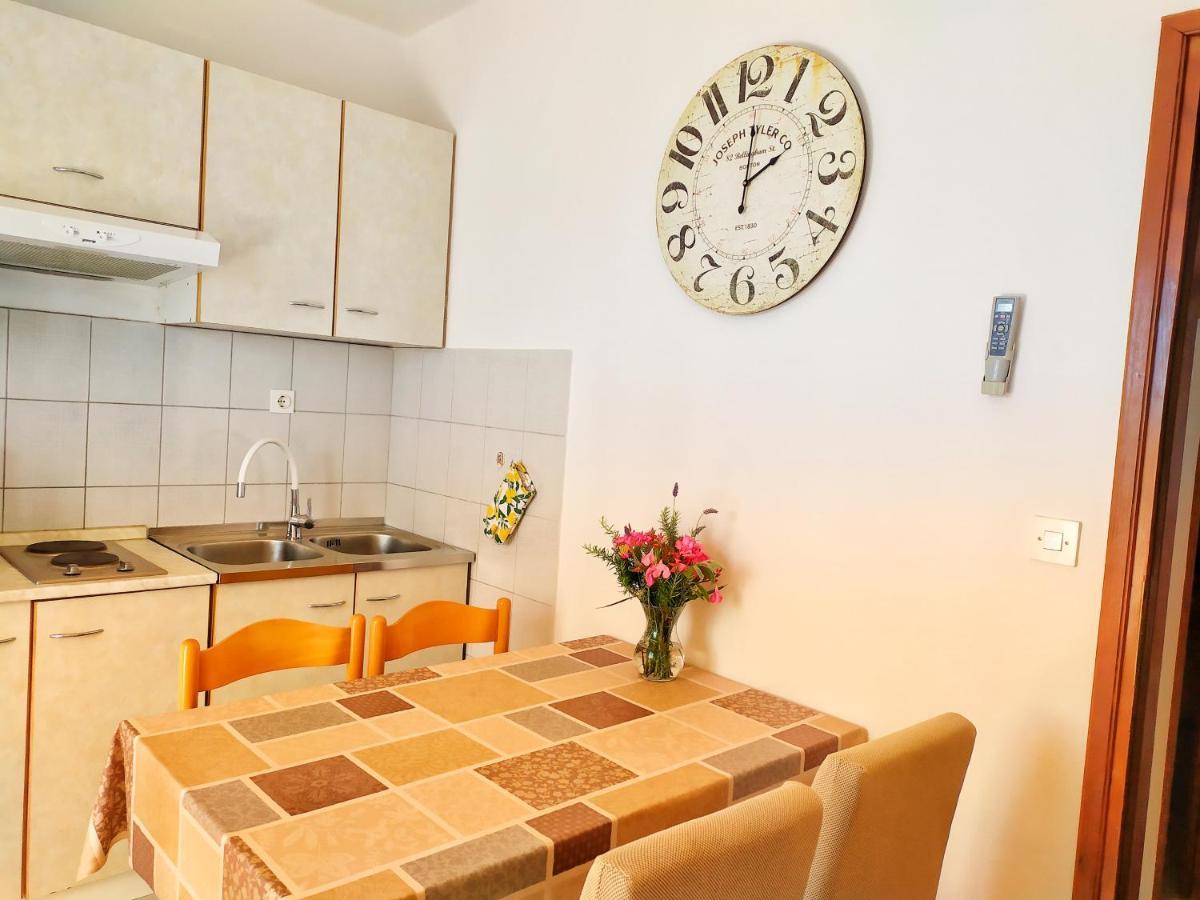 Cozy Apartments Danica Novalja With Terrace - First Floor المظهر الخارجي الصورة