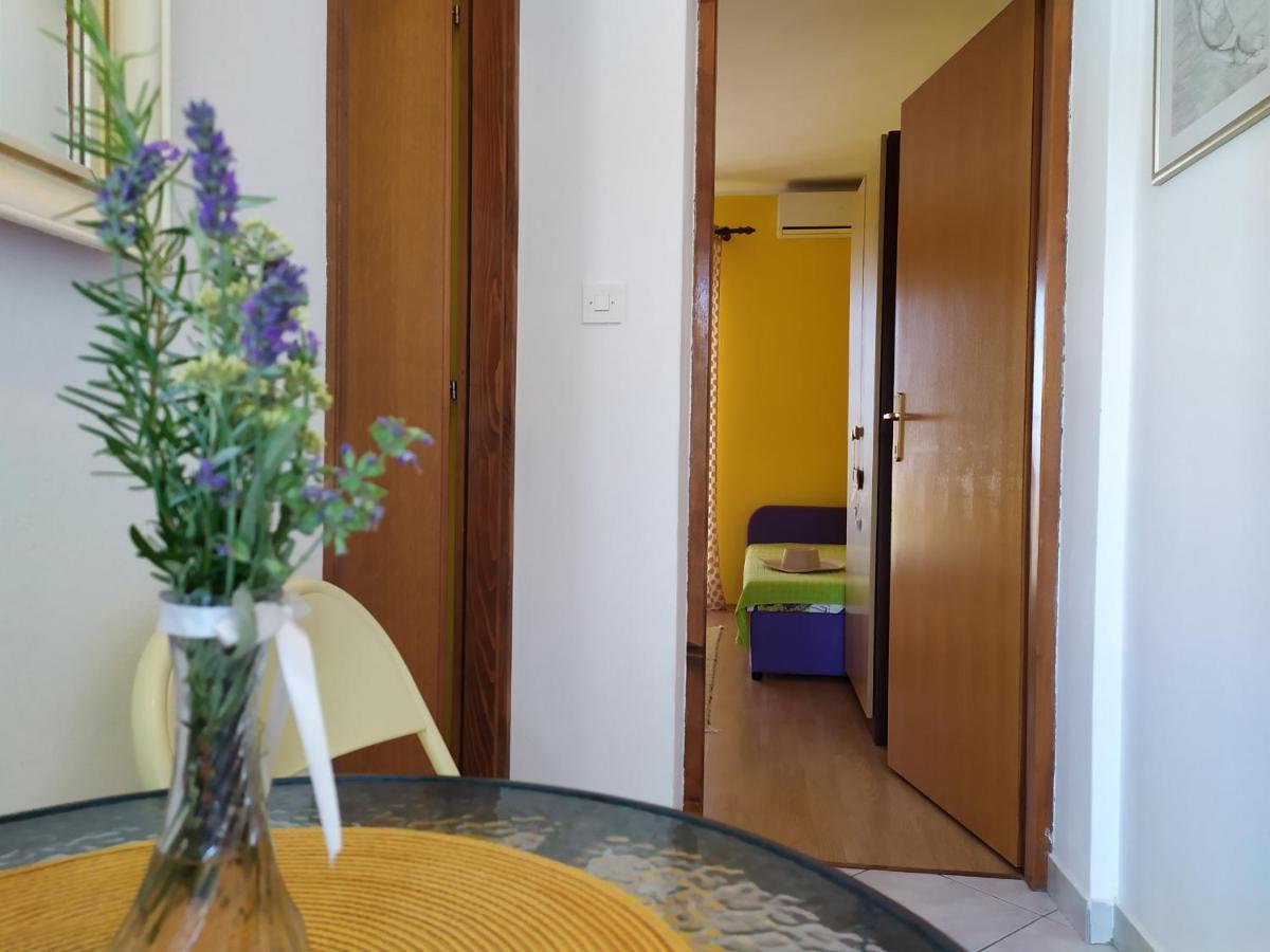 Cozy Apartments Danica Novalja With Terrace - First Floor المظهر الخارجي الصورة